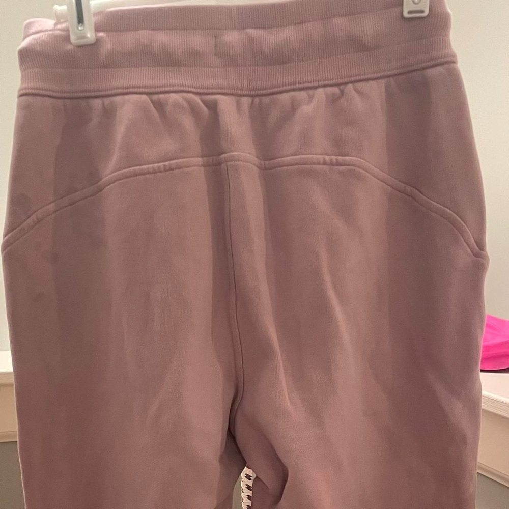 Pink lululemon scuba sweatpants - Picture 2 of 6